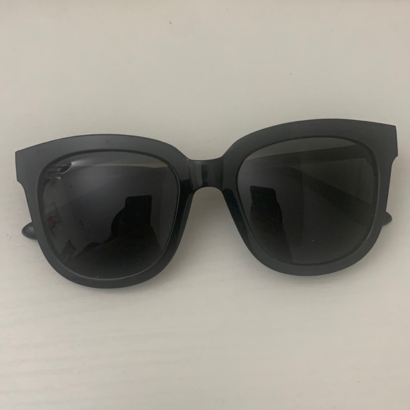 Gentle Monster sunglasses - Picture 2 of 3